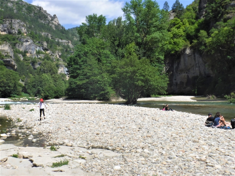 baignade à sainte-énimie dans les gorges du tarn