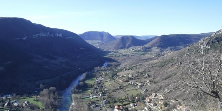 Zoom sur le Rocher de Capluc un panorama à couper le souffle