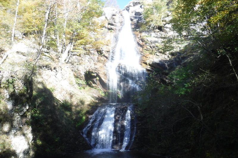 vue sur la cascade de runes