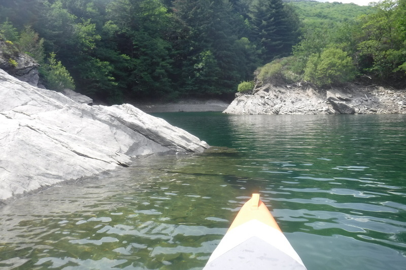 méandres sur le lac de villefort