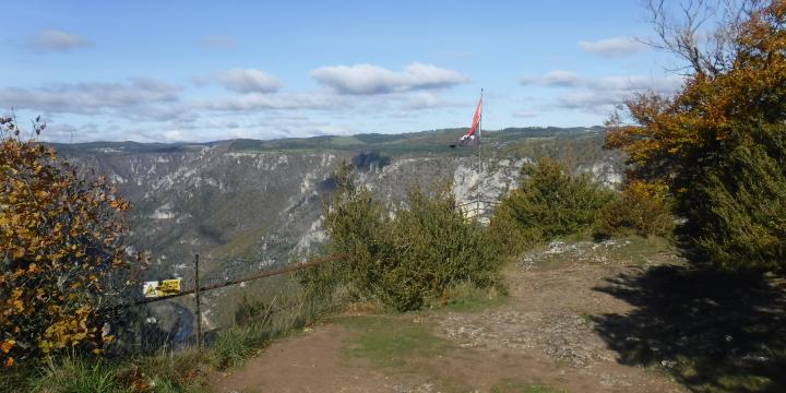Le Roc des Hourtous : un panorama exceptionnel sur les gorges du Tarn