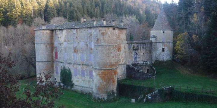 Promenade du sentier du chateau de Roquedols