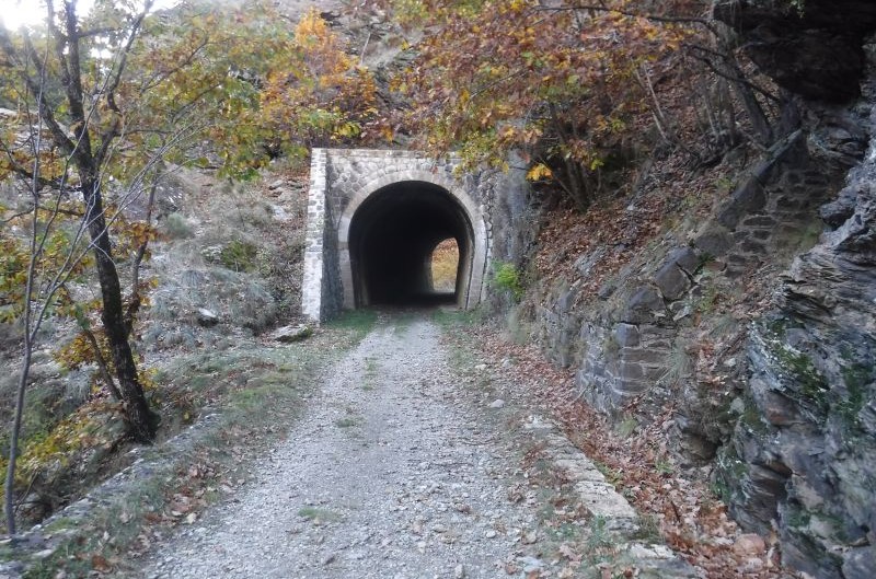 tunnel sur la voie verte des cevennes