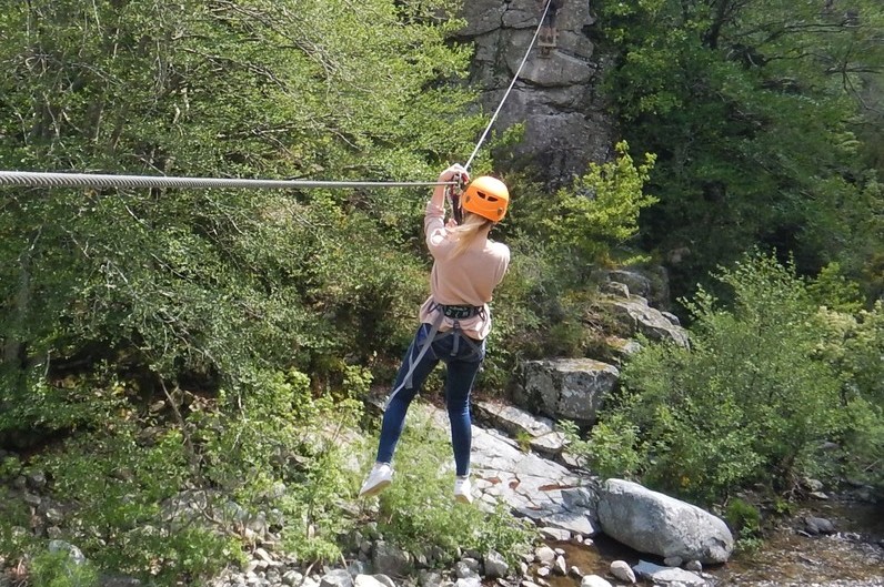 tyrolienne dans la via ferrata des gorges du tapoul