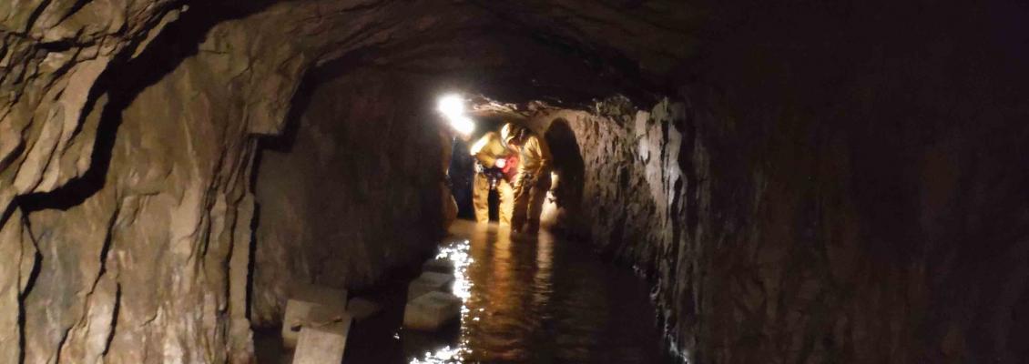 Spéléologie dans les Cévennes dans la grotte de Malaval - 1