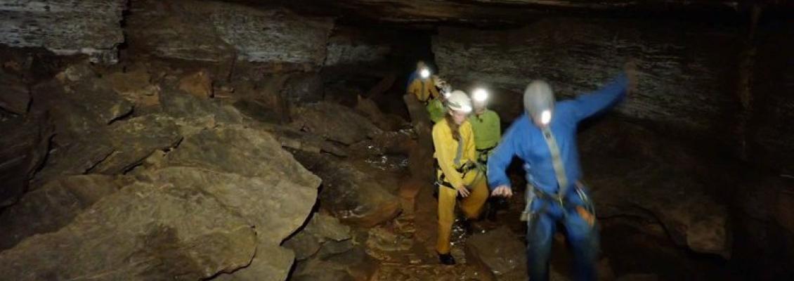Spéléo dans les Gorges du Tarn dans la Grotte de la Clujade - 1