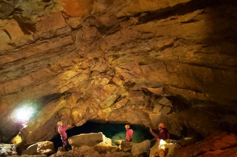 Syphon final de la grotte de Castelbouc en Lozère