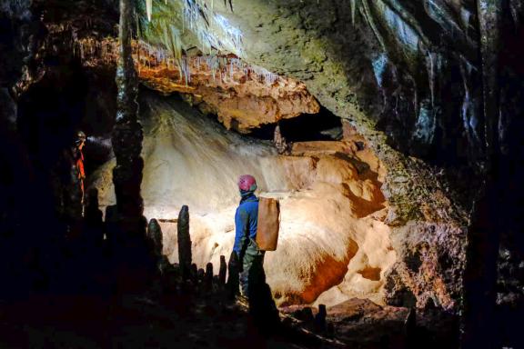 Spéléologie - Spéléo dans les gorges du Tarn dans la grotte de la Caze