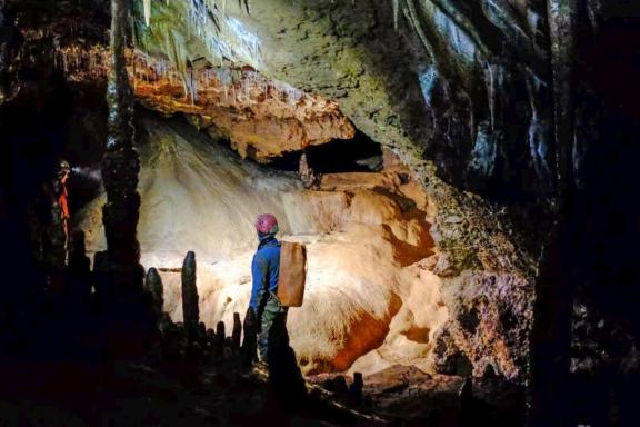 Spéléologie - Spéléo dans les gorges du Tarn dans la grotte de la Caze